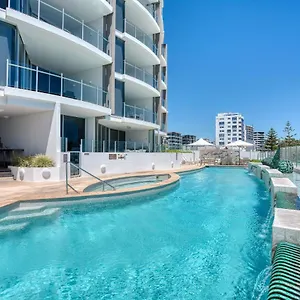 oceans-mooloolaba-beach-resort.hotelssunshinecoast.net/