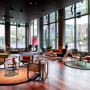 ***** Hotel Qt Australia
